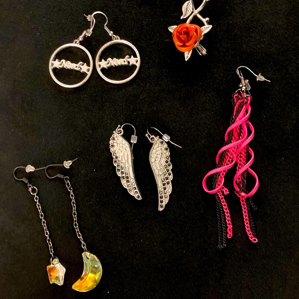 Lot of Hot Topic earrings